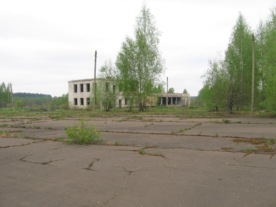 Заброшенные здания бывшей областной сельскохозяйственной выставки